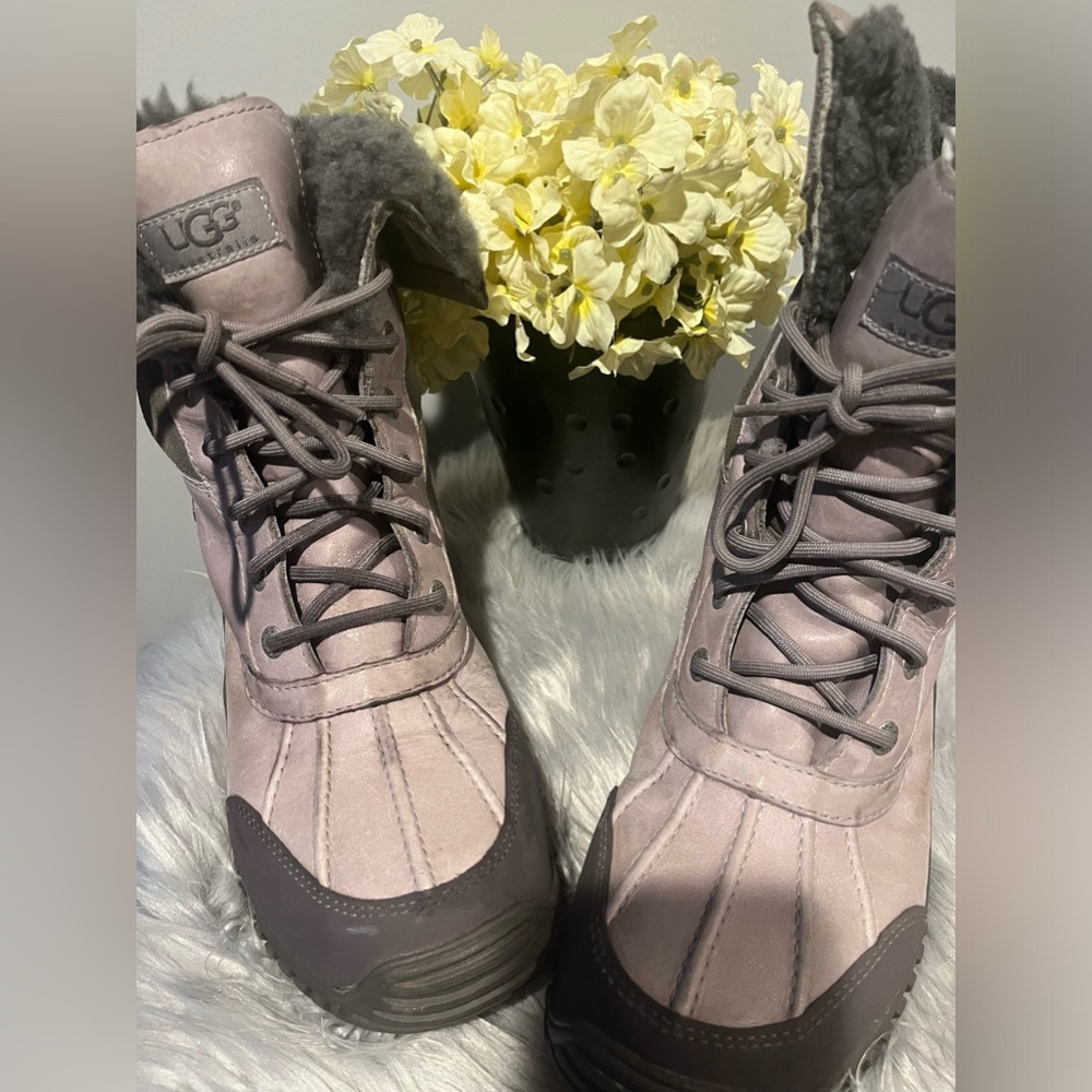 Ugg Adirondack Boots - Picture 3 of 5